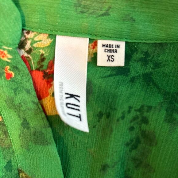 Kut from the Kloth Green and Red Floral Long Sleeve Blouse with 3/4 Option, XS - Picture 2 of 8